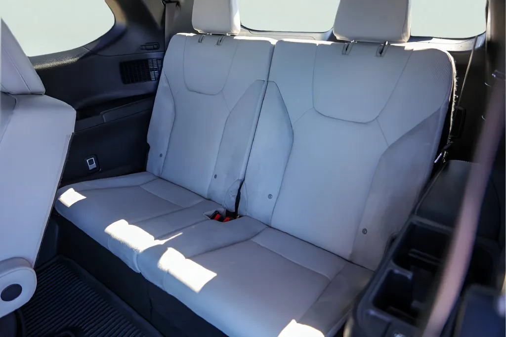 Lexus TX photo 27