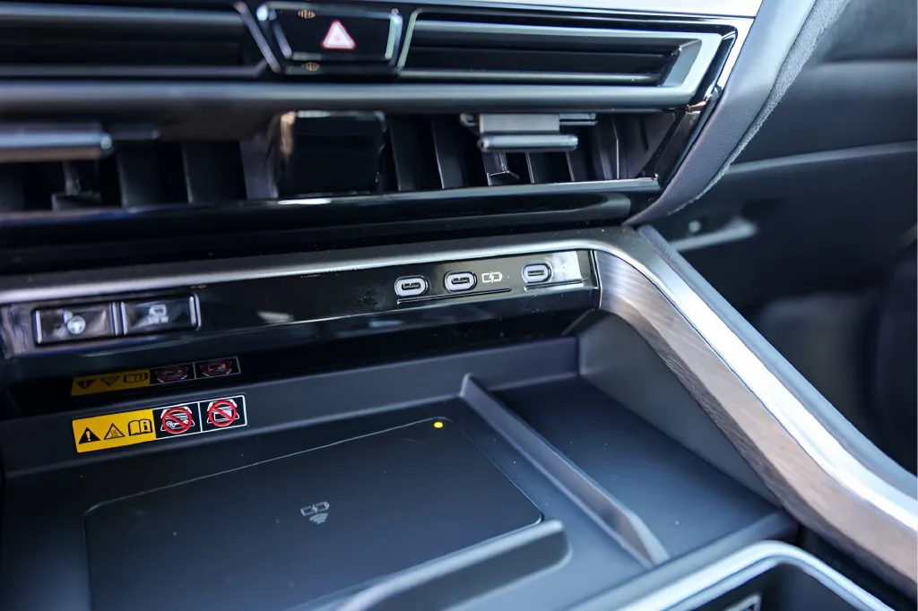 Lexus TX photo 20