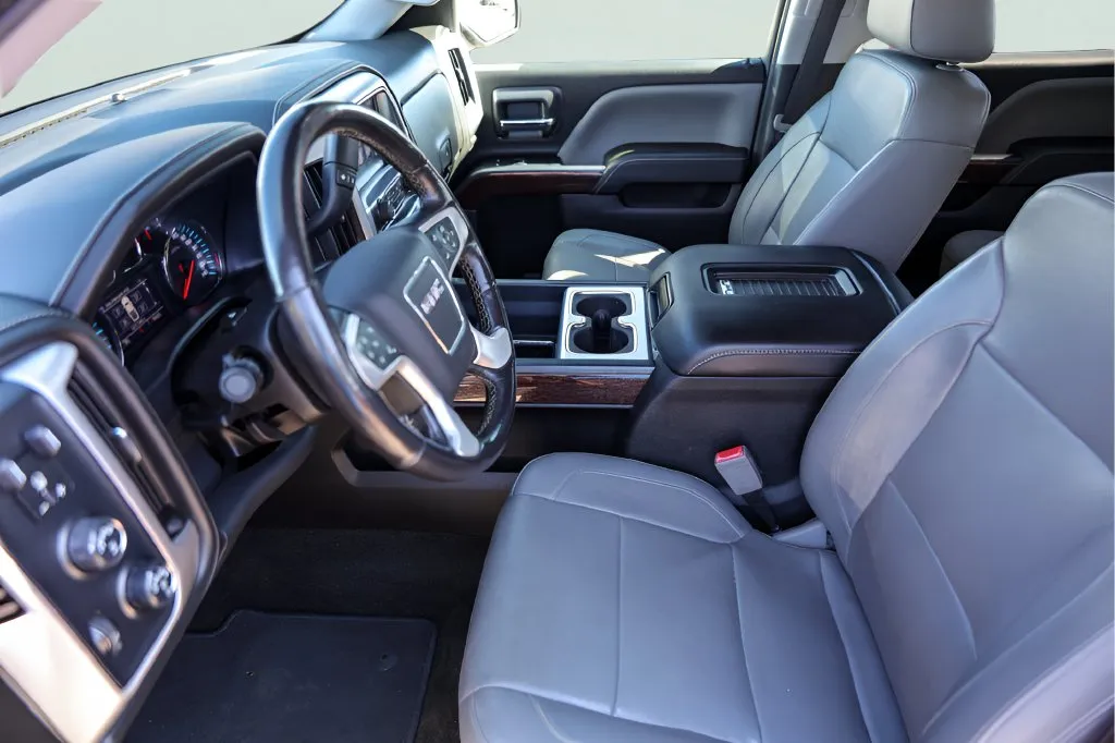 GMC Sierra photo 11