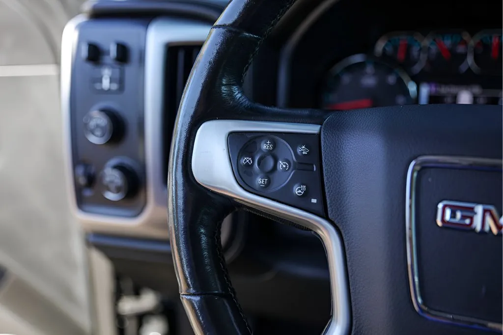 GMC Sierra photo 16