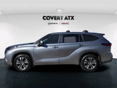 More photos of 2026 Toyota Highlander Hybrid XLE at Covert Buick GMC, TX