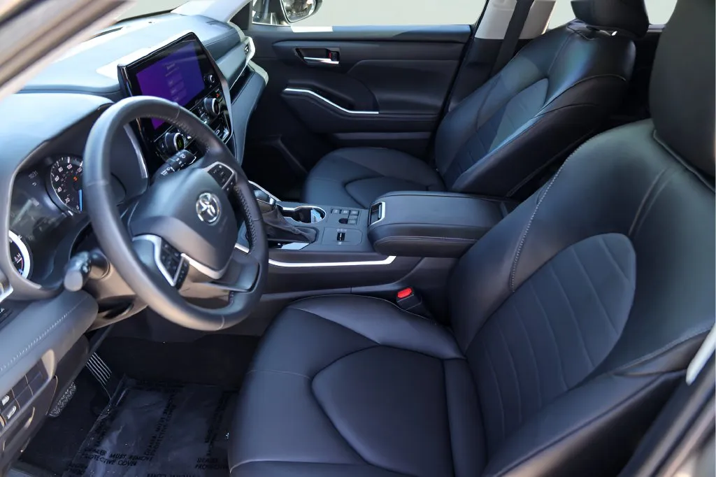 Toyota Highlander photo 11