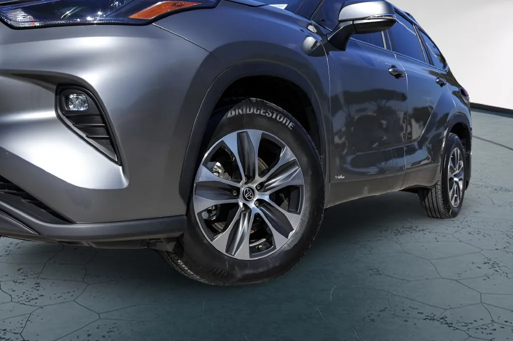 Toyota Highlander photo 3