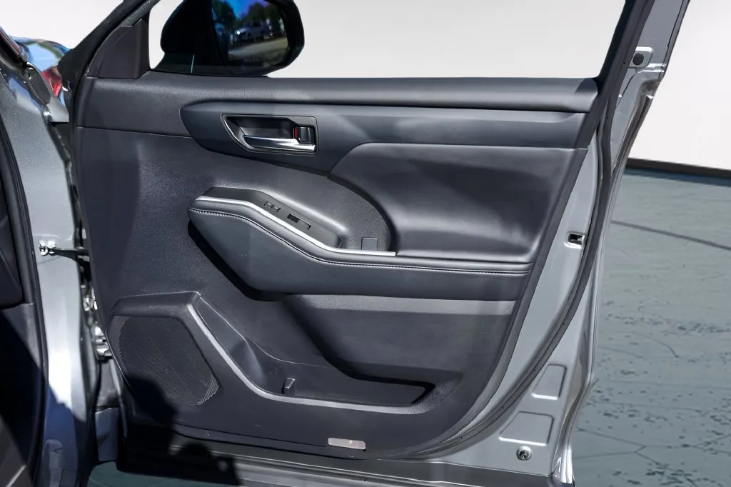 Toyota Highlander photo 33