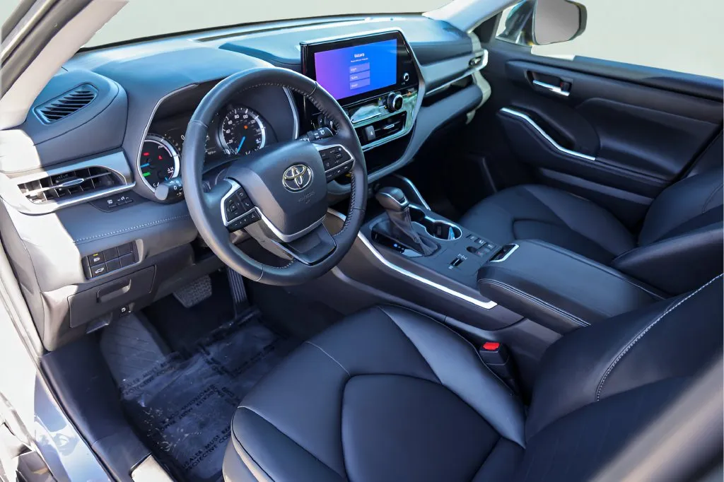 Toyota Highlander photo 12