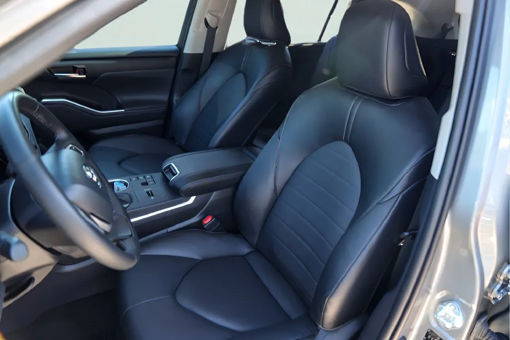 Toyota Highlander photo 9