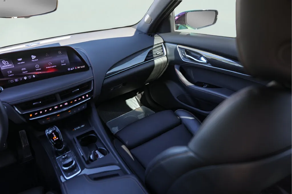 Cadillac CT5 photo 29