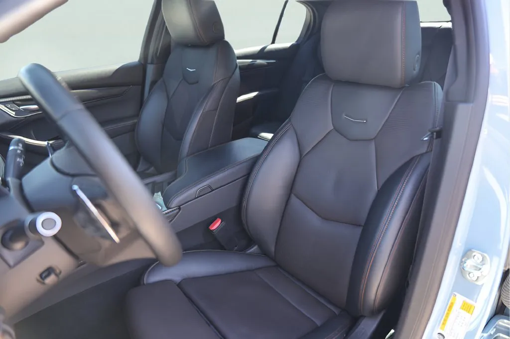 Cadillac CT5 photo 9