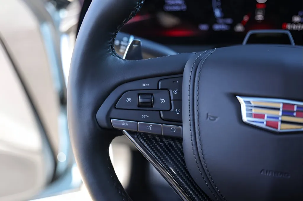 Cadillac CT5 photo 16
