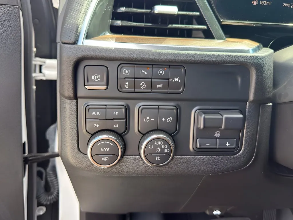 Chevrolet Tahoe photo 23
