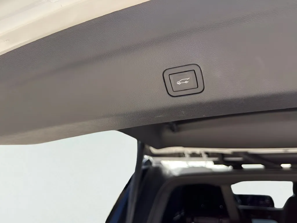 Chevrolet Tahoe photo 12