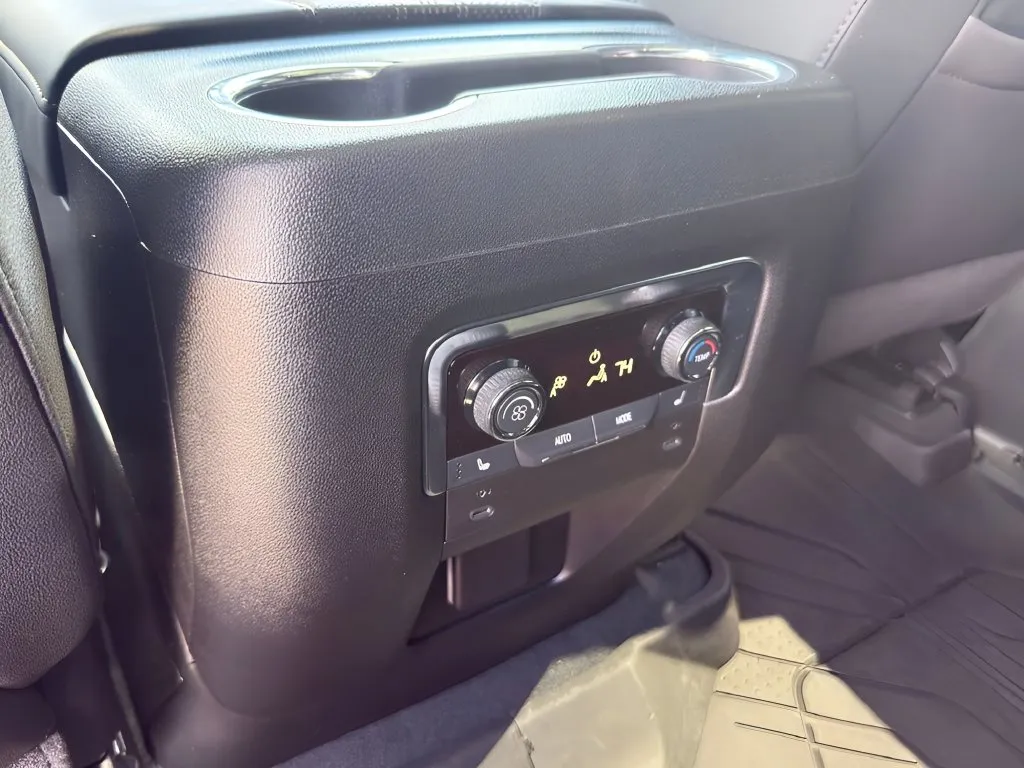 Chevrolet Tahoe photo 27