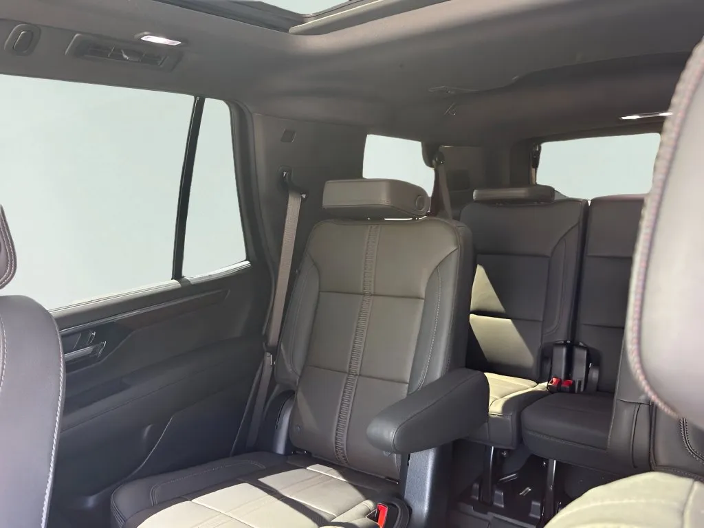 Chevrolet Tahoe photo 13