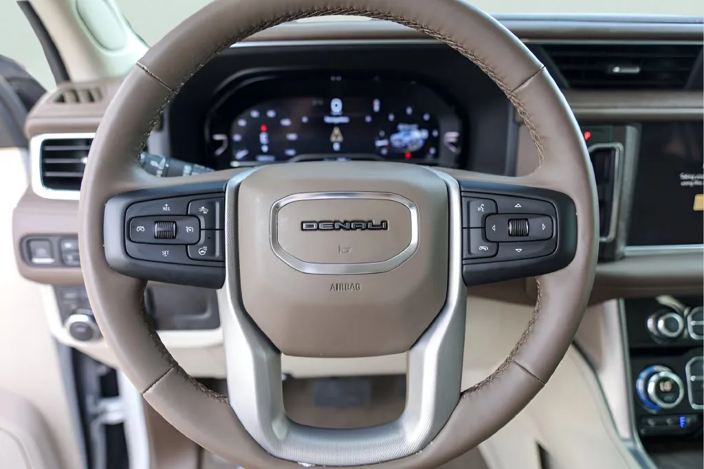 GMC Yukon photo 14