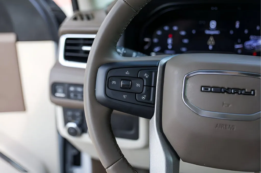 GMC Yukon photo 16
