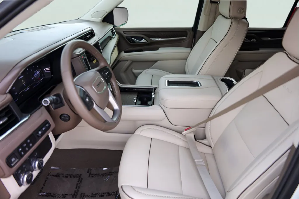 GMC Yukon photo 11