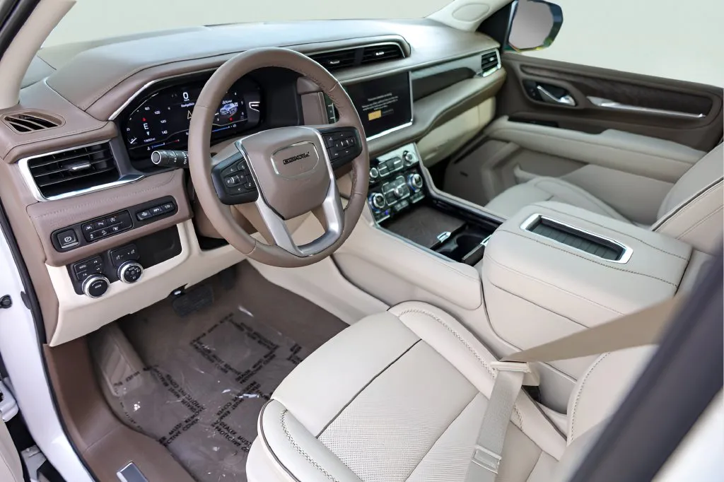 GMC Yukon photo 12