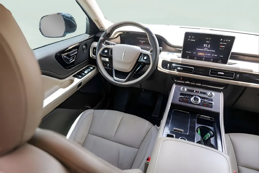 Lincoln Aviator photo 24