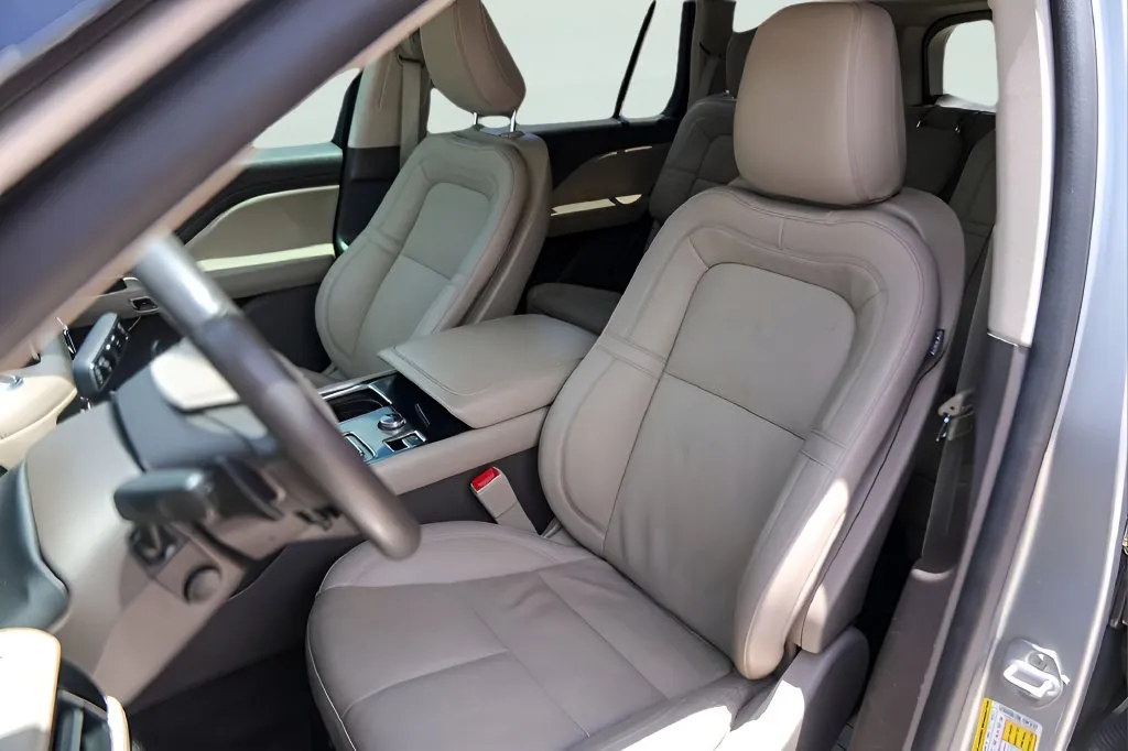 Lincoln Aviator photo 7