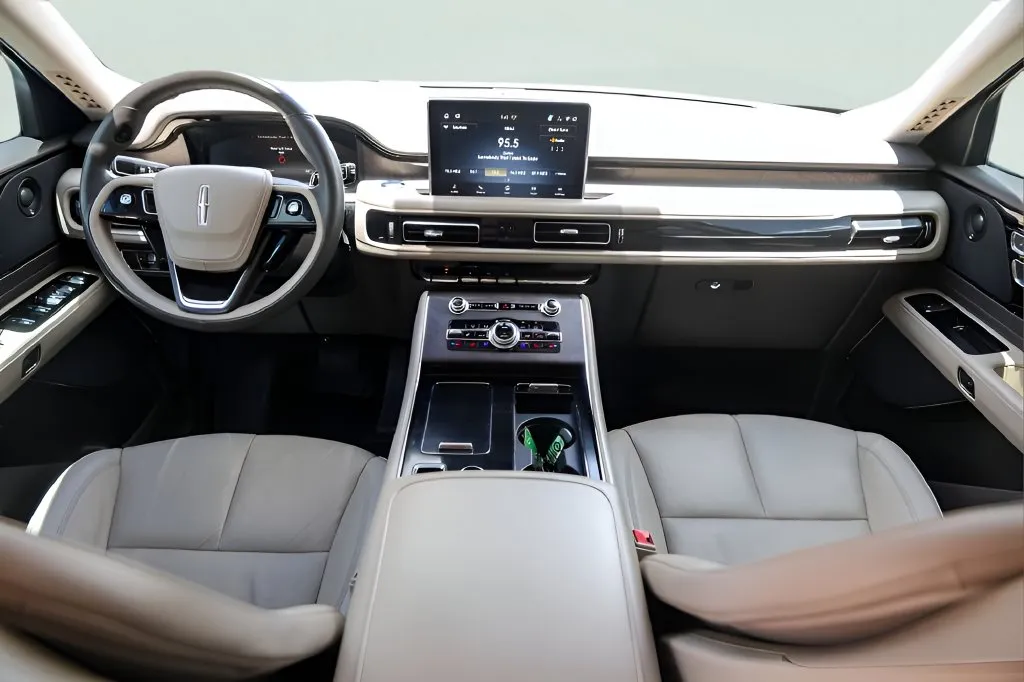 Lincoln Aviator photo 23