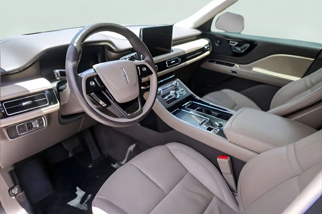 Lincoln Aviator photo 9