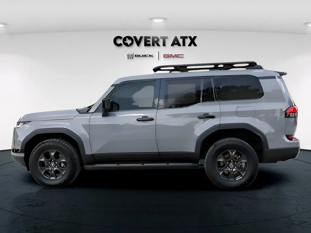 Lexus GX photo 2