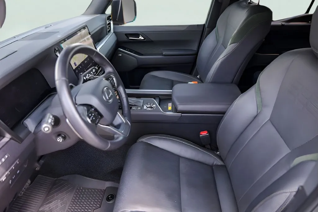 Lexus GX photo 9