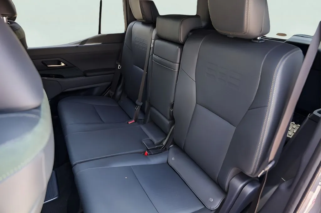 Lexus GX photo 23