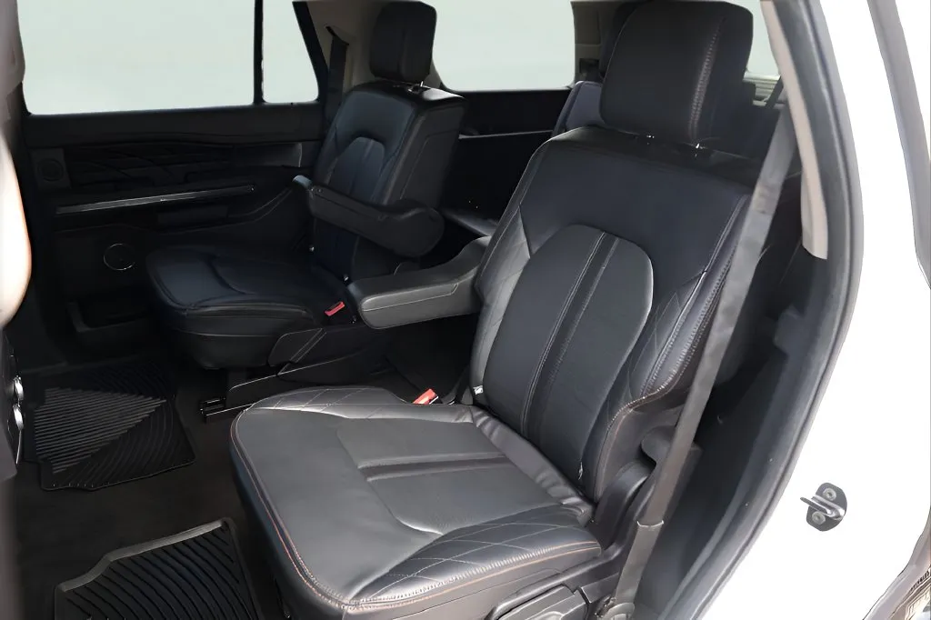Ford Expedition photo 25