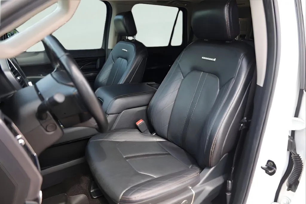 Ford Expedition photo 7