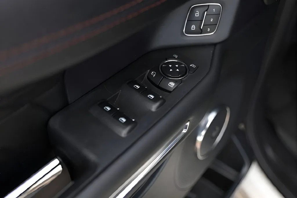 Ford Expedition photo 23