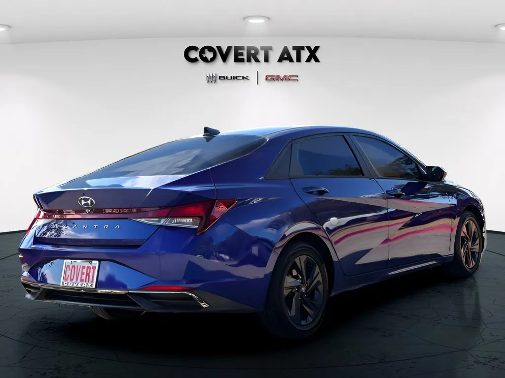 Hyundai Elantra photo 7
