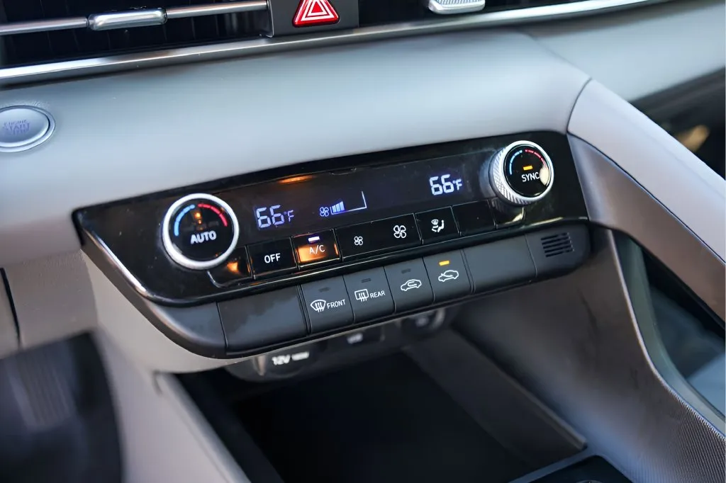 Hyundai Elantra photo 20