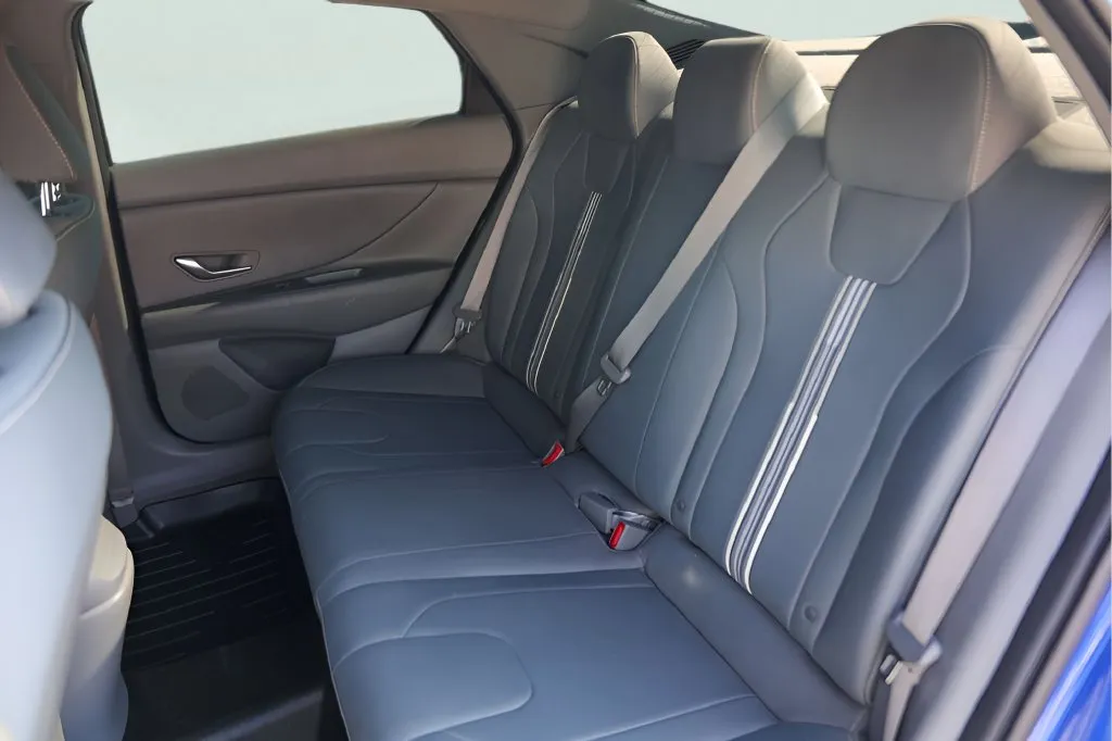 Hyundai Elantra photo 25