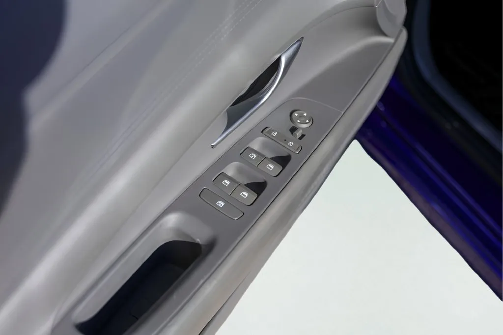 Hyundai Elantra photo 23