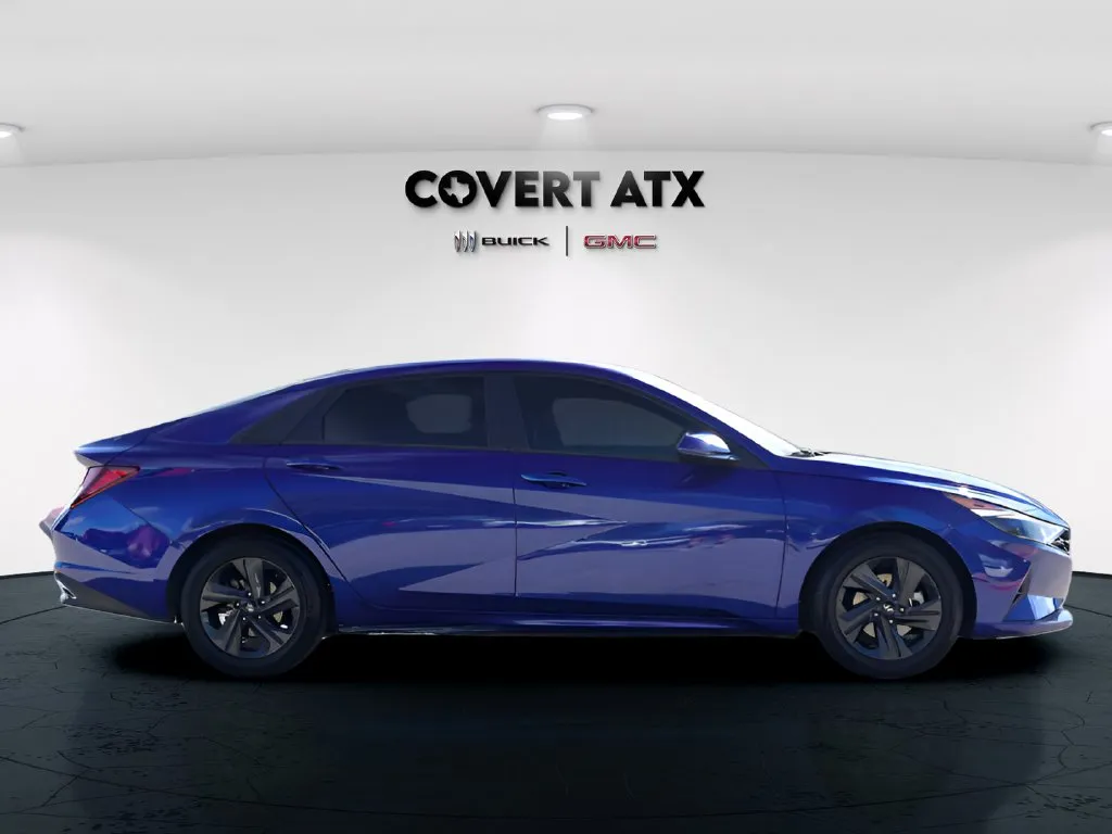 Hyundai Elantra photo 8