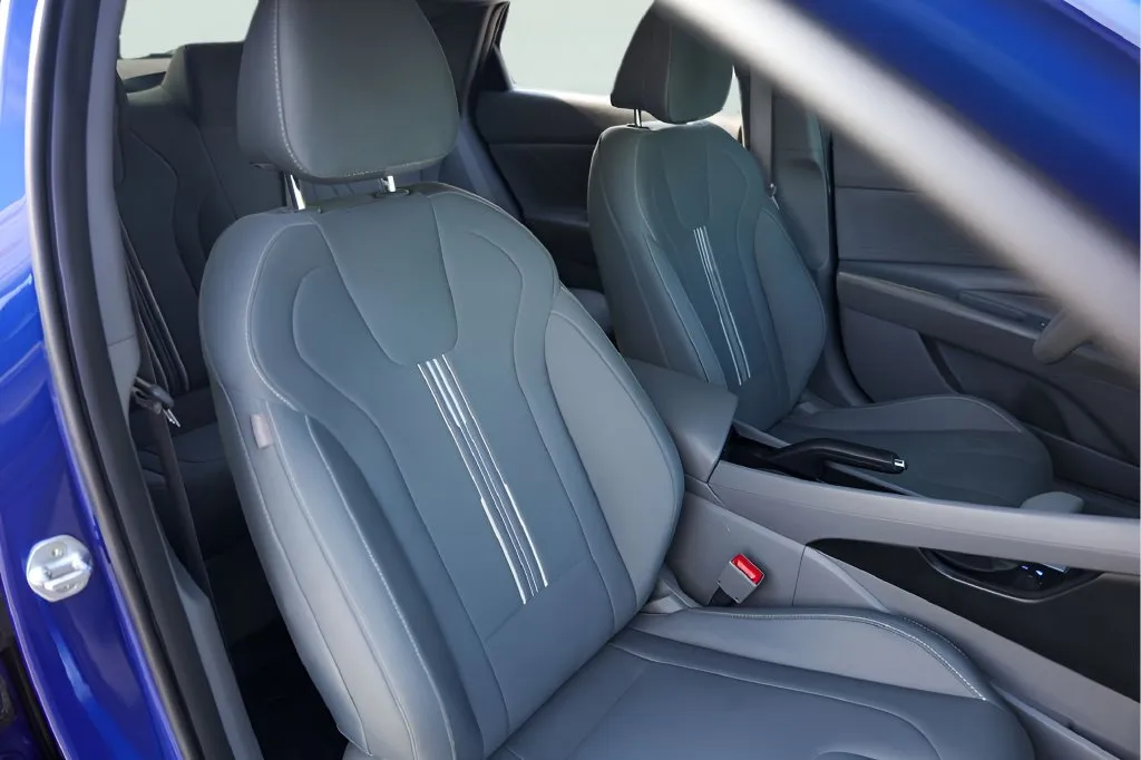 Hyundai Elantra photo 31