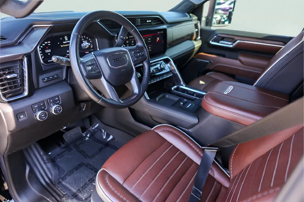 GMC Sierra photo 12