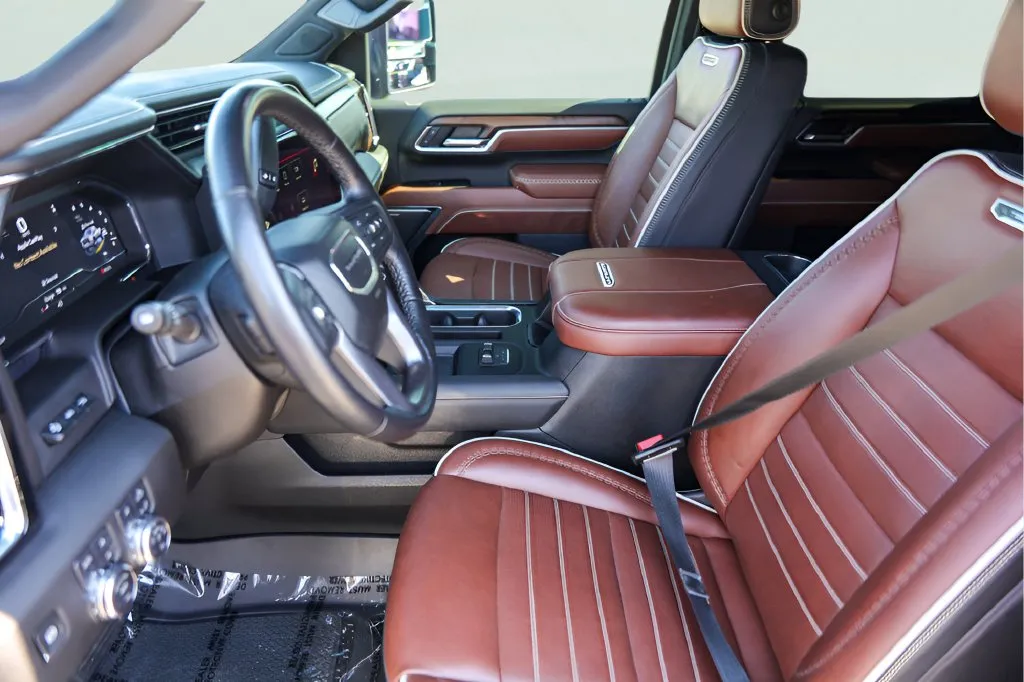 GMC Sierra photo 11