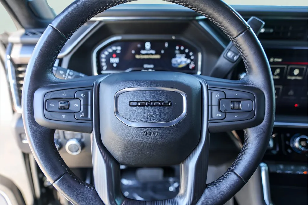 GMC Sierra photo 14