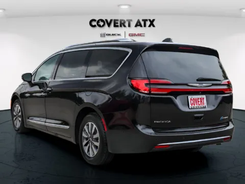 More photos of 2021 Chrysler Pacifica Hybrid Limited at Covert Buick GMC, TX