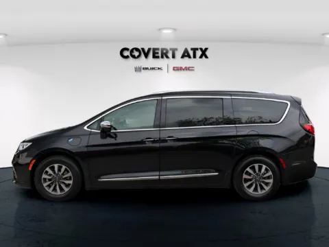 More photos of 2021 Chrysler Pacifica Hybrid Limited at Covert Buick GMC, TX