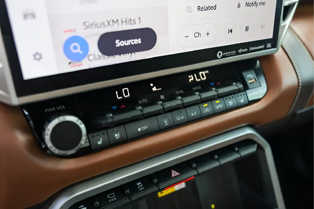 Toyota Tundra photo 19
