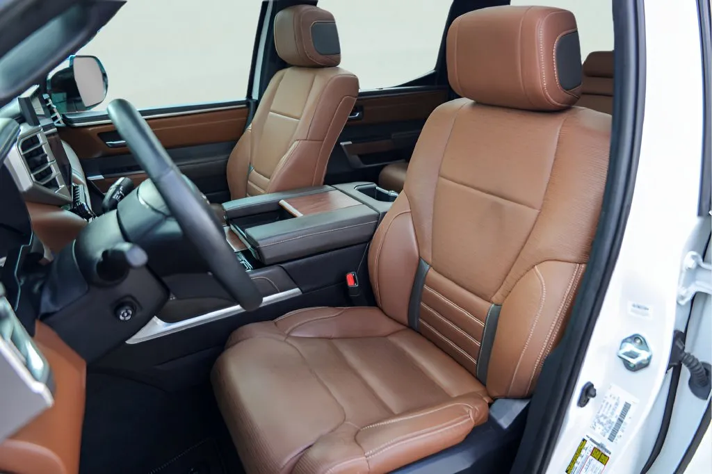 Toyota Tundra photo 9