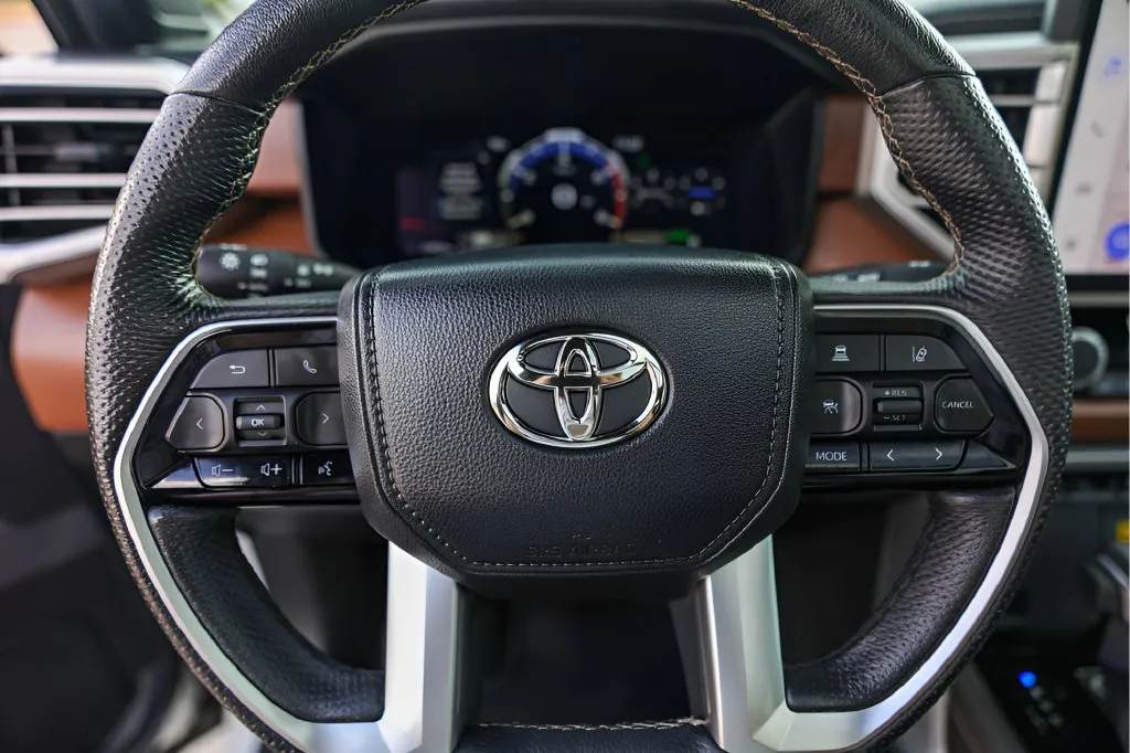 Toyota Tundra photo 14