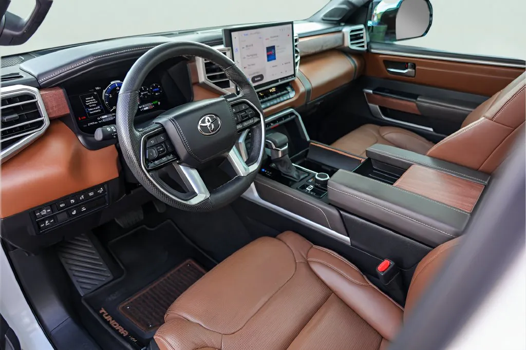 Toyota Tundra photo 12