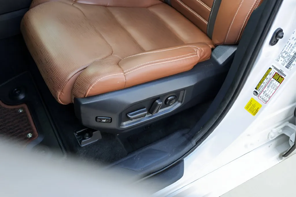 Toyota Tundra photo 10