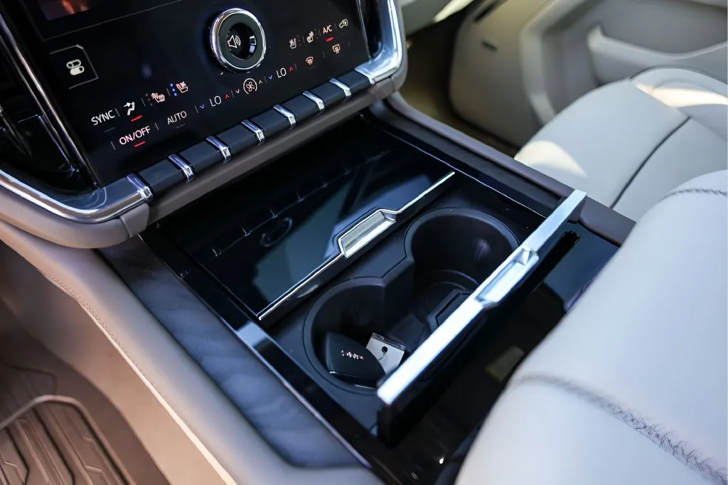 GMC Yukon XL photo 22