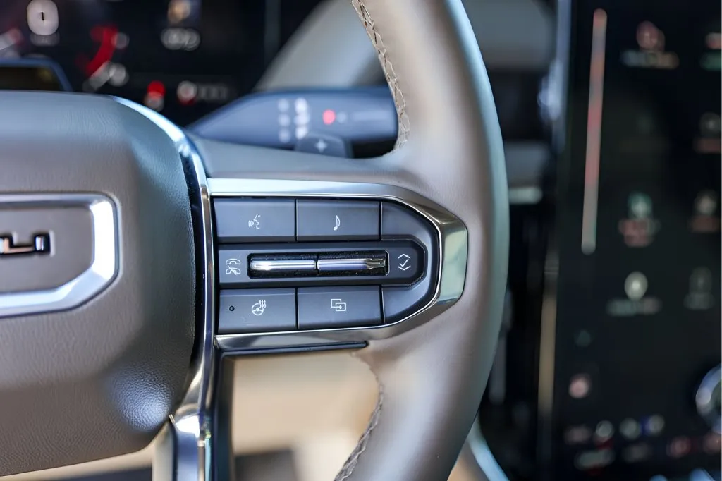GMC Yukon XL photo 16