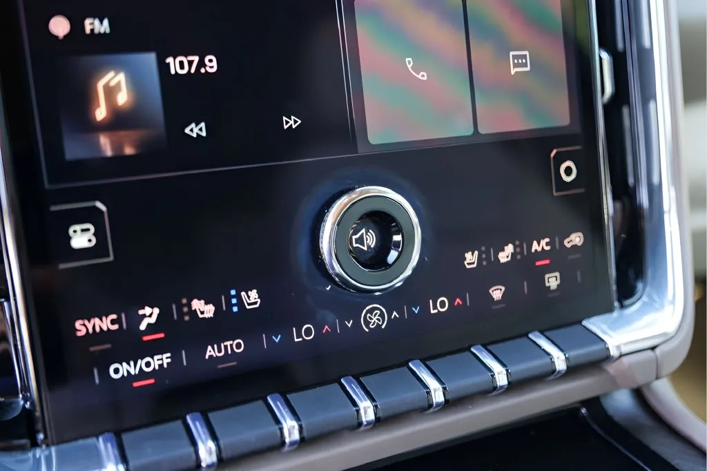 GMC Yukon XL photo 21